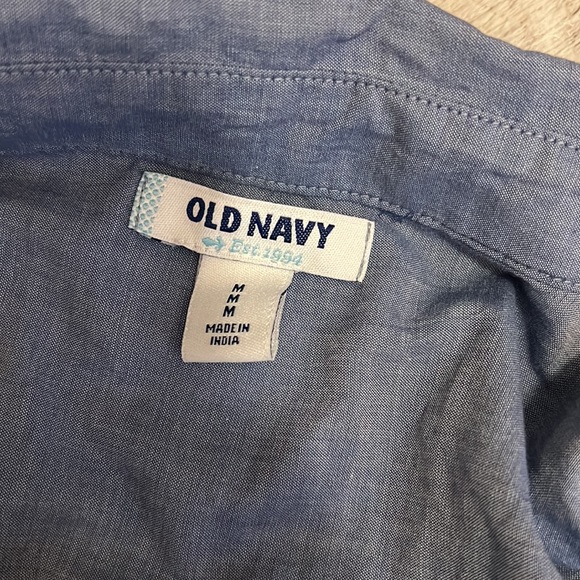 NEW old navy button down - Picture 3 of 4
